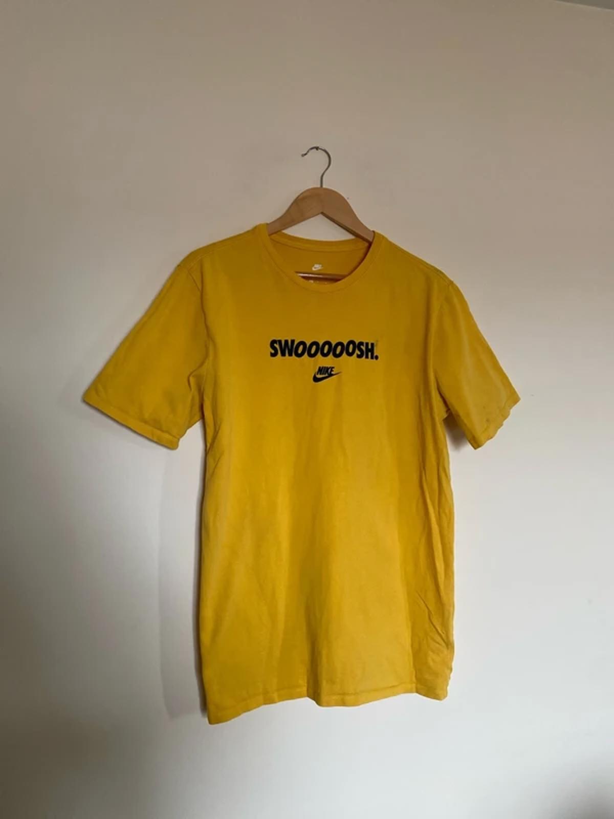 Nike Swoosh T-Shirt Yellow Large