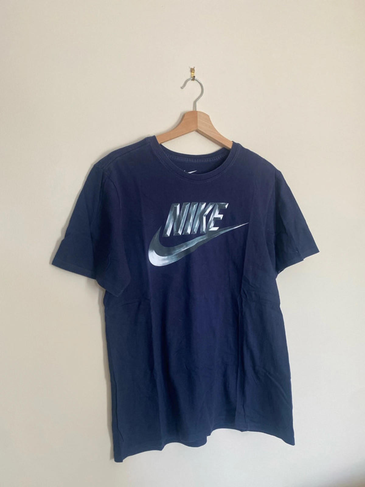 Nike Vintage Metallic Logo T-shirt Medium