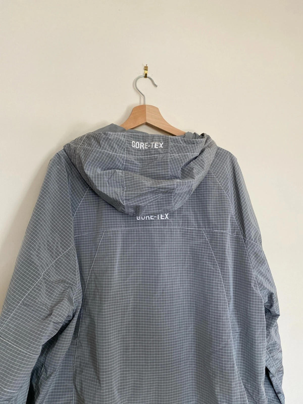 Supreme Gore-tex Contrast Stitch Anorak Jacket Large