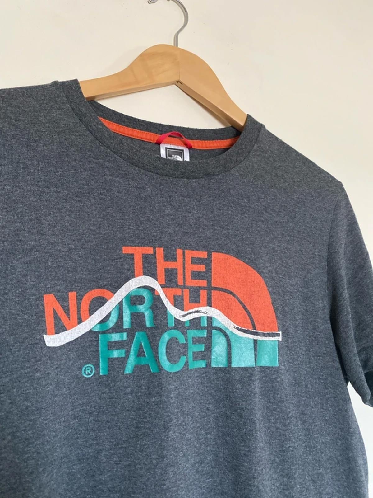 The North Face Graphic T-shirt Small