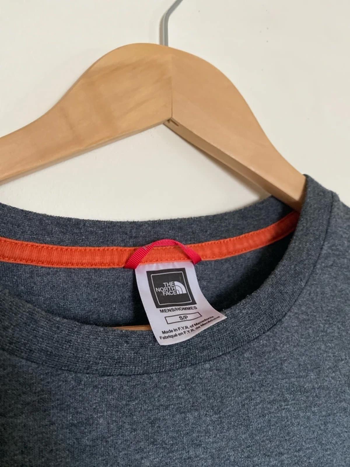 The North Face Graphic T-shirt Small